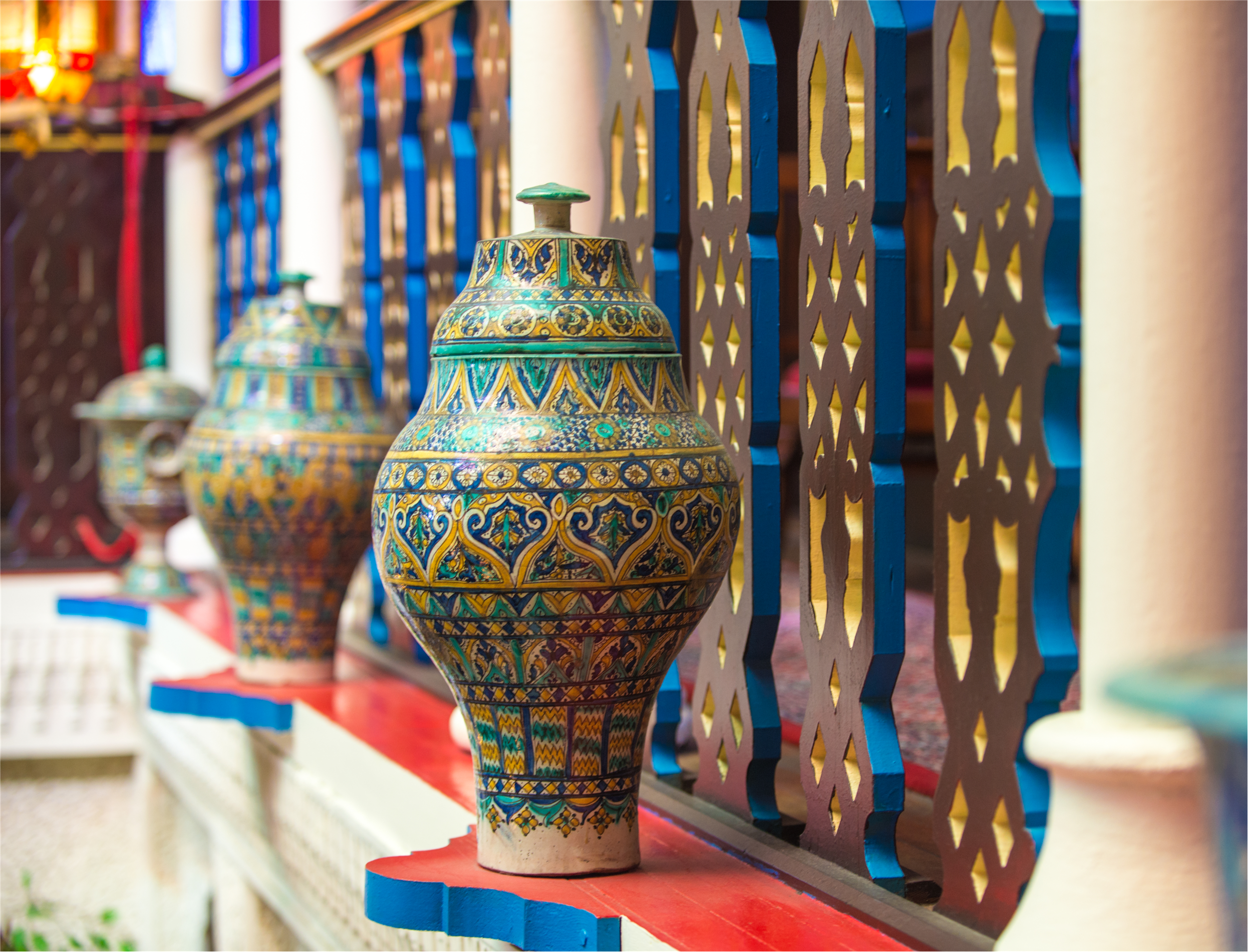Beautiful vases inside the Villa Zorayda Museum