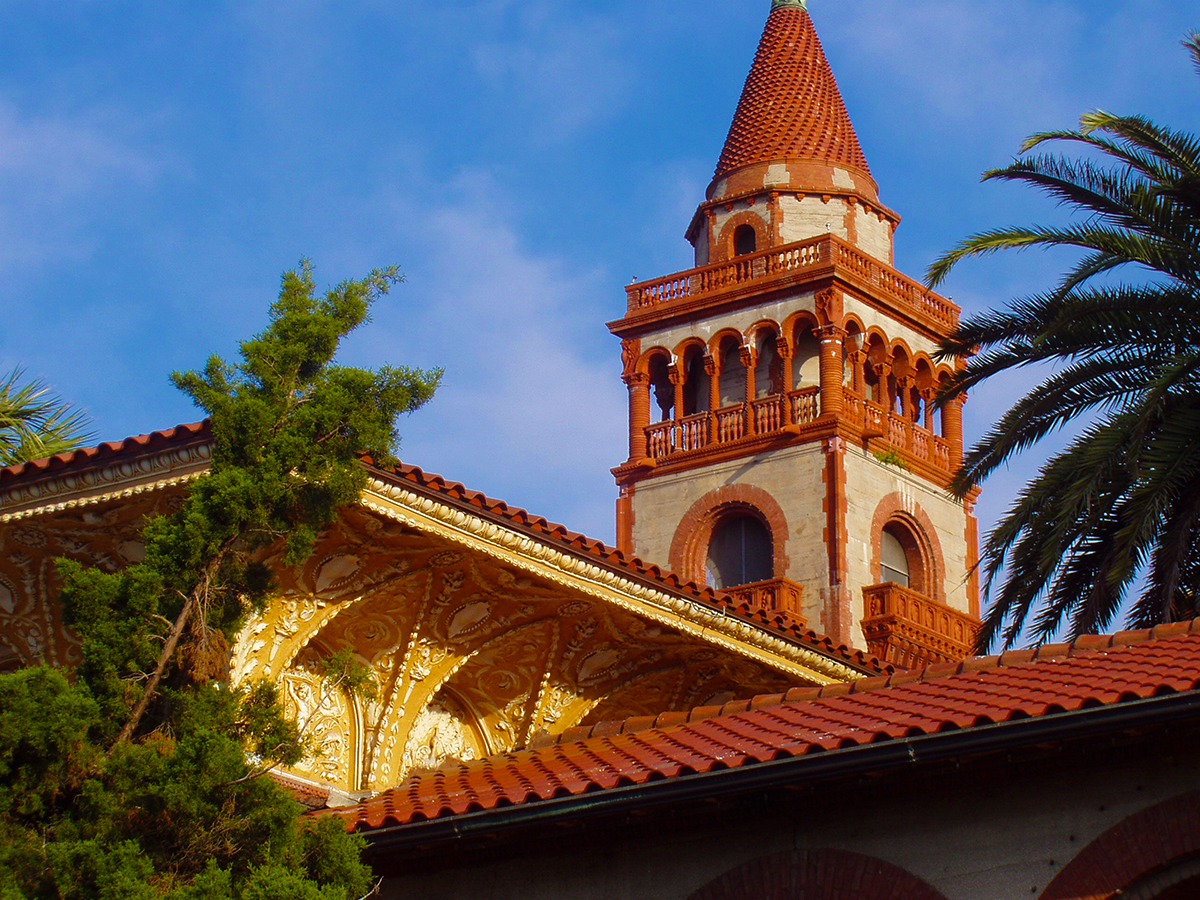 Photo of the architecture of the Ponce de Leon Hotel (Flagler College)