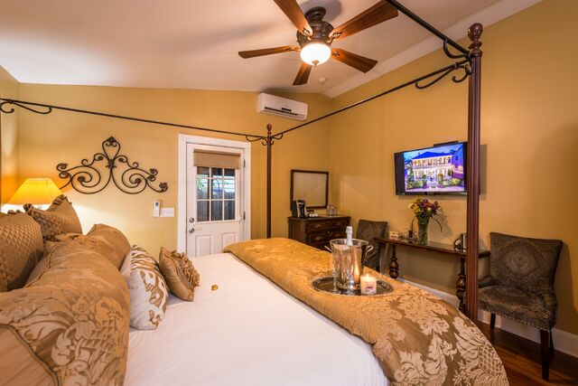 Gold room at Carriage Way Inn — view 2
