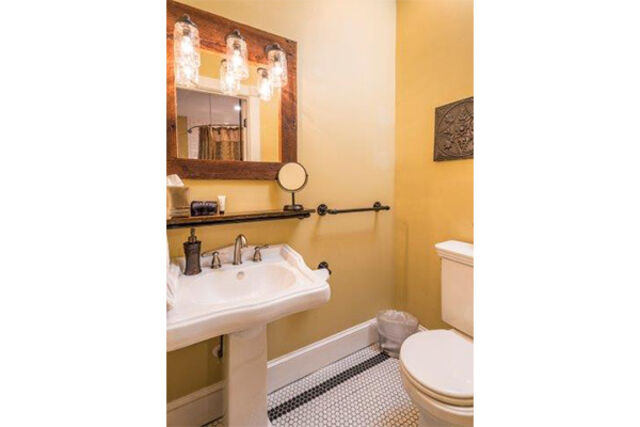 Gold room at Carriage Way Inn — view 4