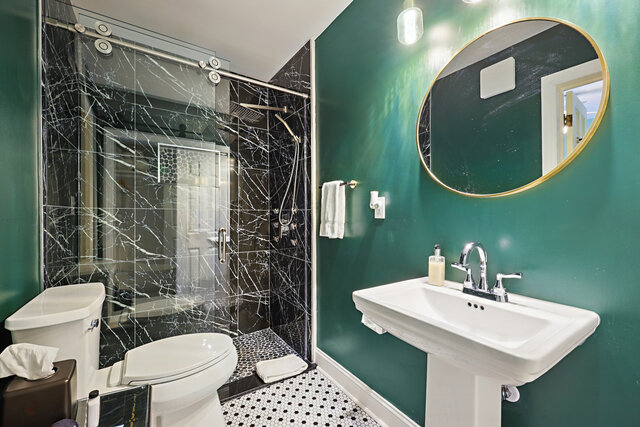 Peridot room at Carriage Way Inn — view 3
