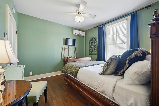 Peridot room at Carriage Way Inn — view 4