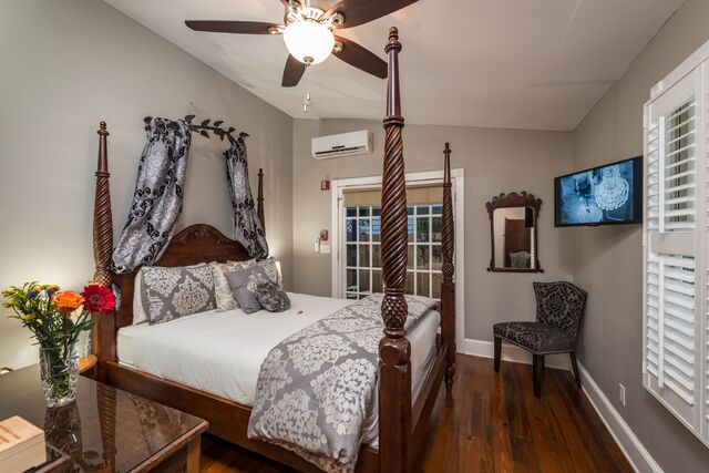 Silver room at Carriage Way Inn